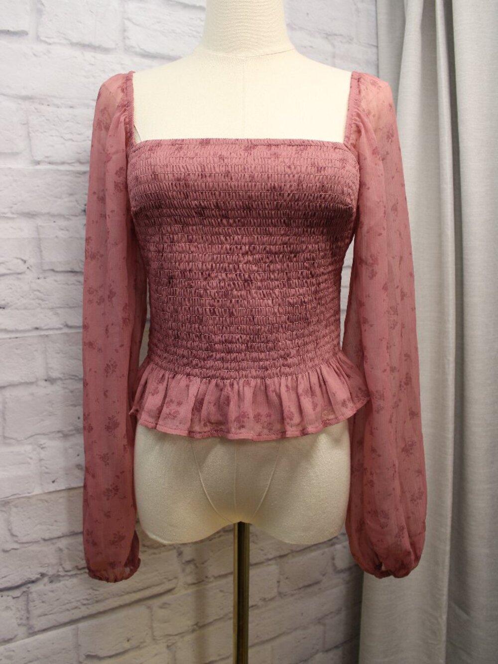 Hollister Medium Dusty Rose Longsleeve Floral Square Neck Sheer Puff Sleeve Top